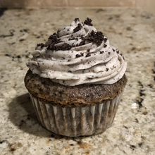 Load image into Gallery viewer, Cookies &amp; Cream Cupcake
