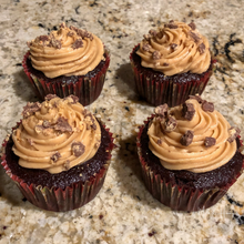 Load image into Gallery viewer, Reese&#39;s PB Fudge Cupcake
